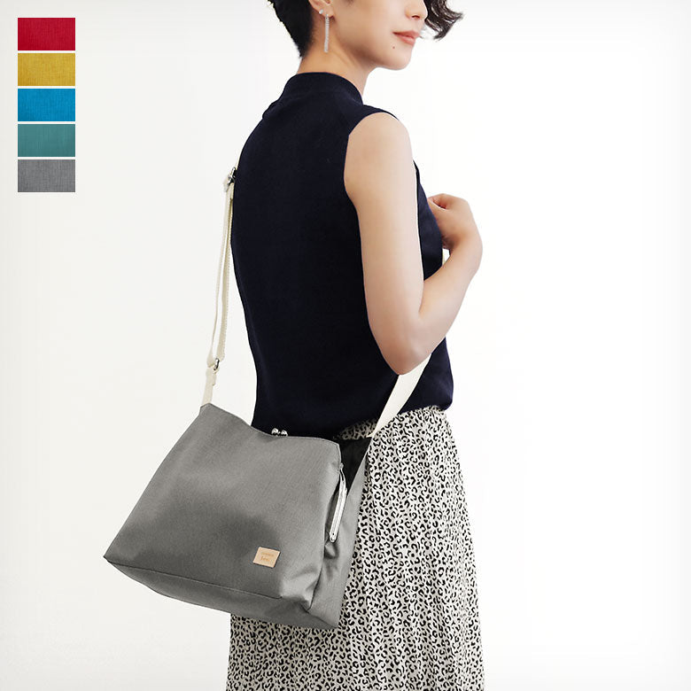 [In stock] Smart one-shoulder bag with clasp closure [Sarei MONTANA]