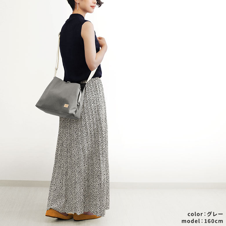 [In stock] Smart one-shoulder bag with clasp closure [Sarei MONTANA]