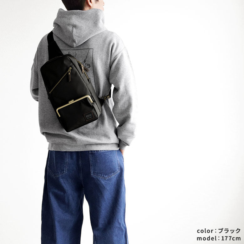 【在庫商品】縦型がま口ボディバッグ【コーデュラ(R)】